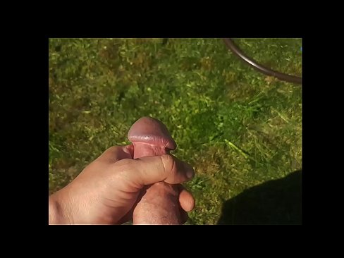 ❤️ Bidh hottie a 'faighinn a pussy pinc fucked agus cums le squirt ann an gàrradh samhraidh ️❌ Pornografach aig porn gd.prendiporno.ru ﹏